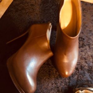 NINE WEST BROWN GENUINE LEATHER 5.5” HEELS, Sz7m